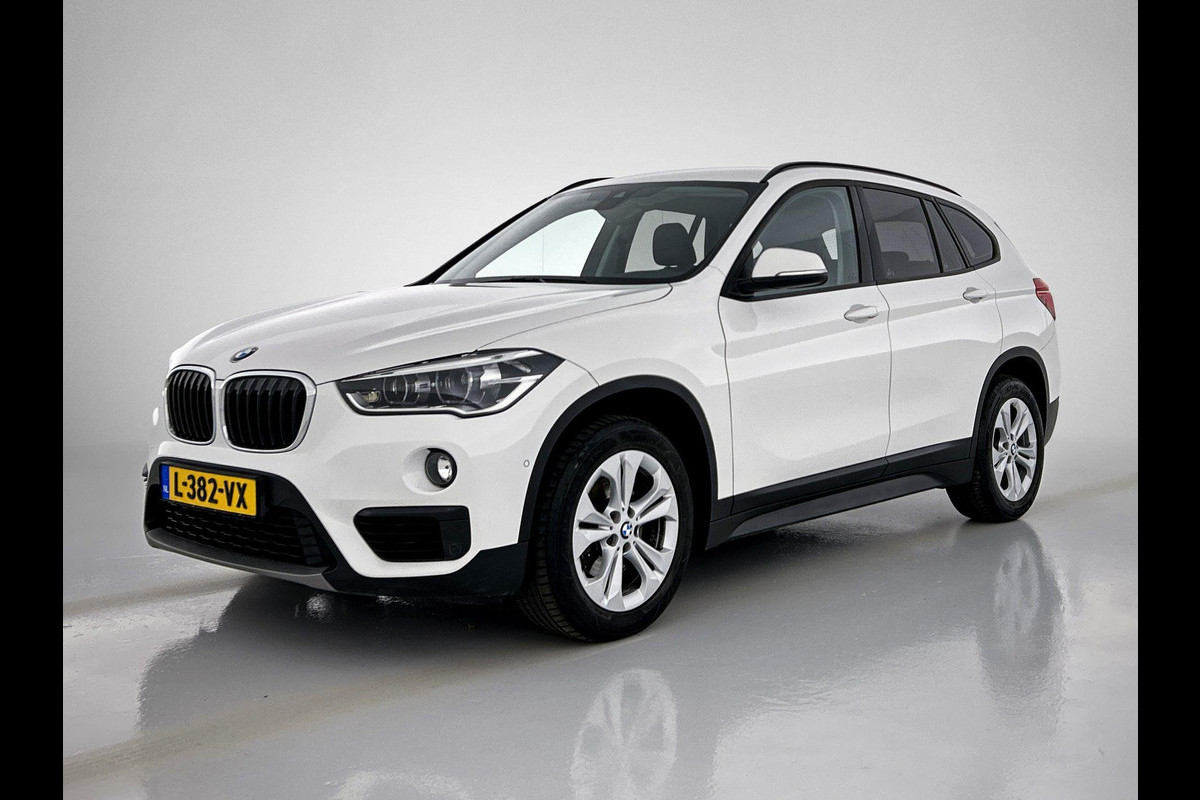 BMW X1 SDrive18i High Executive (Goed OnderH, Trekhaak, Navi, StoelV, Climate control, Etc) BMW X1 SDrive18i High Executive (Goed OnderH, Trekhaak, Navi, StoelV, Climate control, Etc)