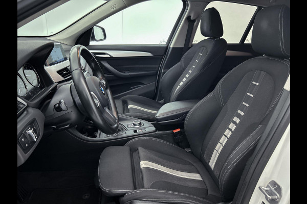 BMW X1 SDrive18i High Executive (Goed OnderH, Trekhaak, Navi, StoelV, Climate control, Etc)