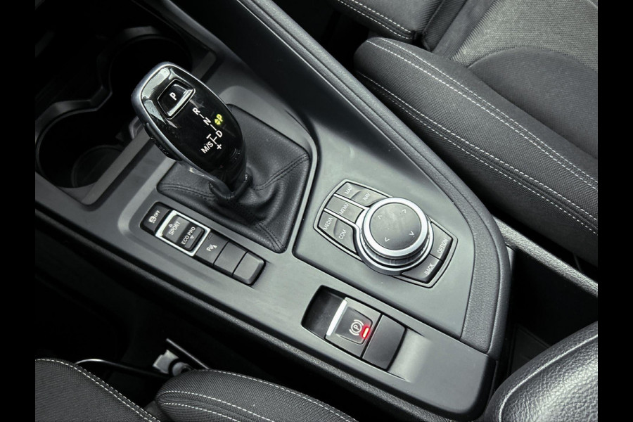 BMW X1 SDrive18i High Executive (Goed OnderH, Trekhaak, Navi, StoelV, Climate control, Etc)