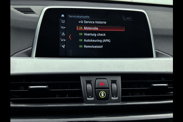 BMW X1 SDrive18i High Executive (Goed OnderH, Trekhaak, Navi, StoelV, Climate control, Etc)