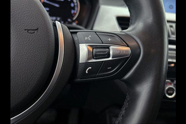 BMW X1 SDrive18i High Executive (Goed OnderH, Trekhaak, Navi, StoelV, Climate control, Etc)