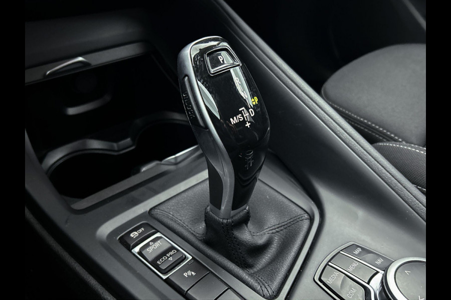 BMW X1 SDrive18i High Executive (Goed OnderH, Trekhaak, Navi, StoelV, Climate control, Etc)