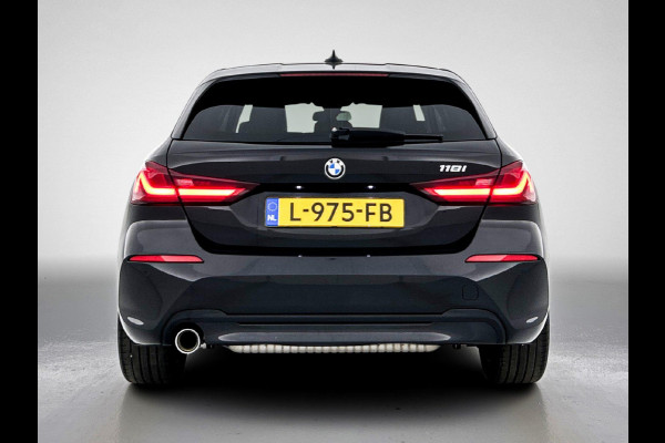 BMW 1-serie 118i High Executive (1e Eig, NL-auto, Dealer onderhoud, Navi Pro, PDC V+A, Cruise controle, Etc)