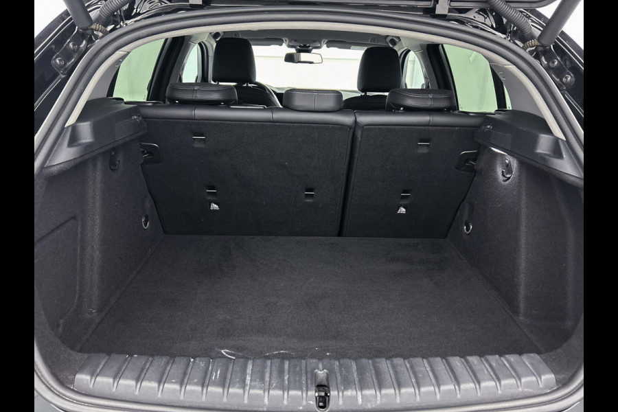 BMW 1-serie 118i High Executive (1e Eig, NL-auto, Dealer onderhoud, Navi Pro, PDC V+A, Cruise controle, Etc)