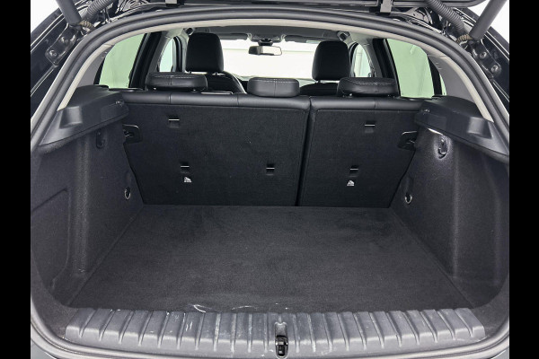BMW 1-serie 118i High Executive (1e Eig, NL-auto, Dealer onderhoud, Navi Pro, PDC V+A, Cruise controle, Etc)