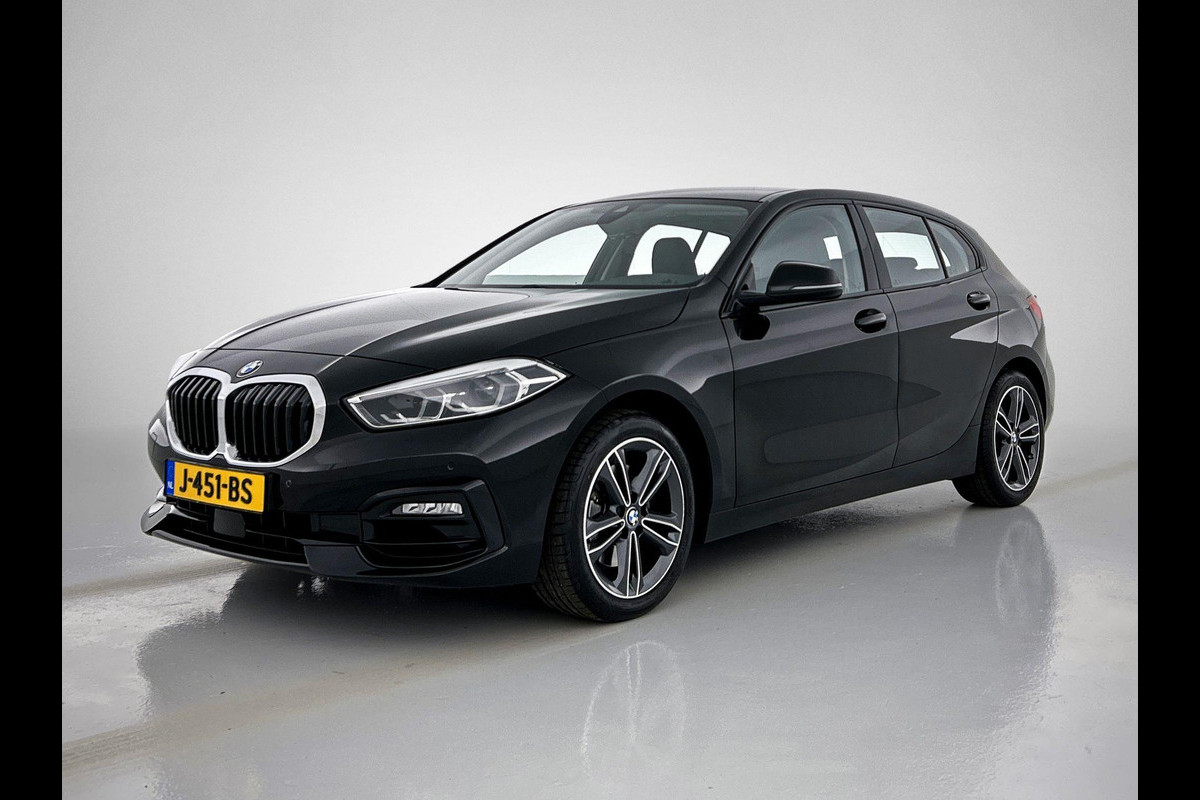 BMW 1-serie 118i Executive Edition (1e Eig, NL-auto, Dealeronderhouden, Navi-groot, PDC V+A, Cruise Control, Etc) BMW 1-serie 118i Executive Edition (1e Eig, NL-auto, Dealeronderhouden, Navi-groot, PDC V+A, Cruise Control, Etc)