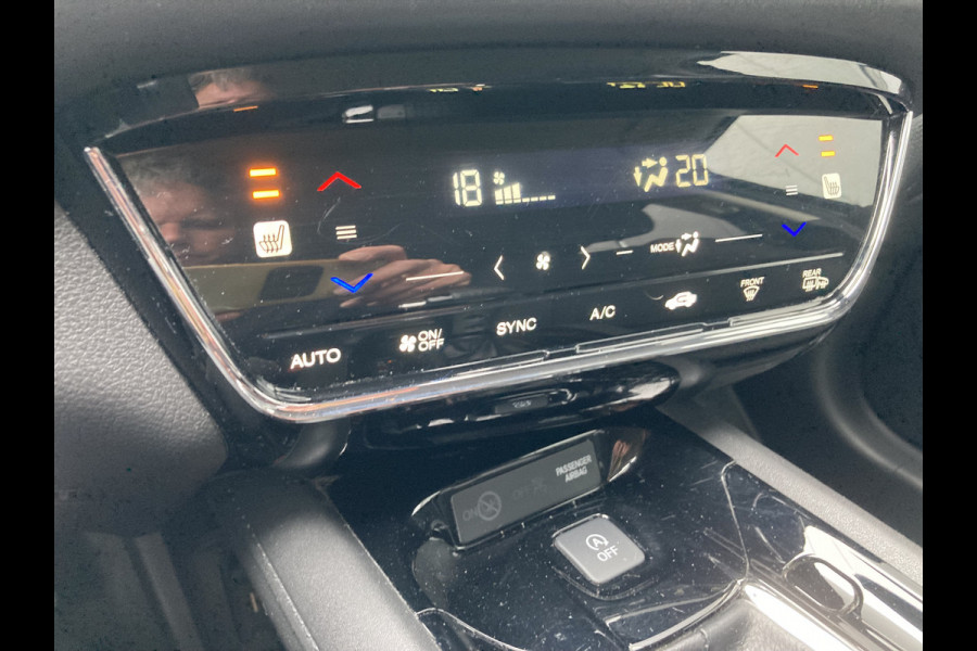 Honda HR-V 1.5 i-VTEC Automaat Elegance CAMERA/NAVI/CRUISE/PDC/STOELVERWARMING