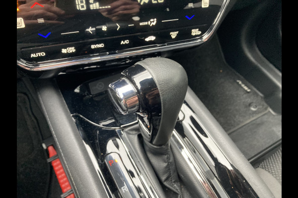 Honda HR-V 1.5 i-VTEC Automaat Elegance CAMERA/NAVI/CRUISE/PDC/STOELVERWARMING