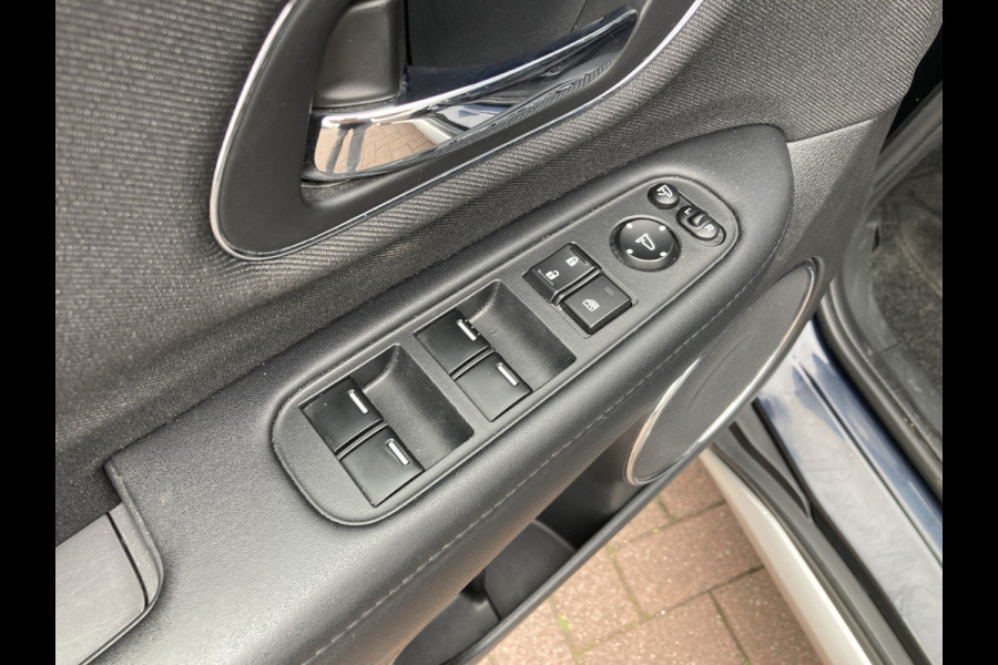 Honda HR-V 1.5 i-VTEC Automaat Elegance CAMERA/NAVI/CRUISE/PDC/STOELVERWARMING