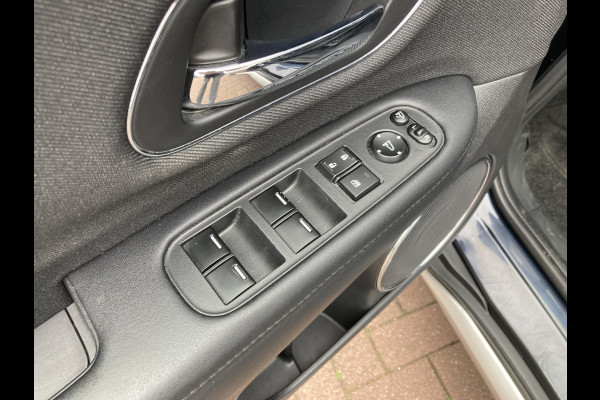 Honda HR-V 1.5 i-VTEC Automaat Elegance CAMERA/NAVI/CRUISE/PDC/STOELVERWARMING
