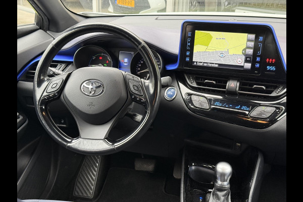 Toyota C-HR 1.8 Hybrid Bi-Tone Plus | Trekhaak, Dodehoekherkenning, Stoel + Stuurverwarming, Parkeersensoren, Navigatie, Keyless, 18inch