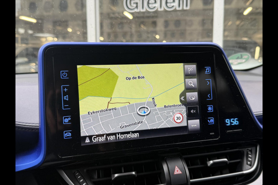 Toyota C-HR 1.8 Hybrid Bi-Tone Plus | Trekhaak, Dodehoekherkenning, Stoel + Stuurverwarming, Parkeersensoren, Navigatie, Keyless, 18inch