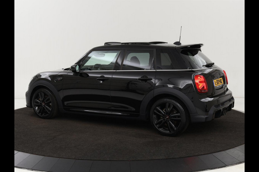 MINI Cooper S 2.0 John Cooper Works | Panoramadak | Stoelverwarming | Camera | Carplay | Full LED | Leder | Harman/Kardon | Climate control | Cruise control