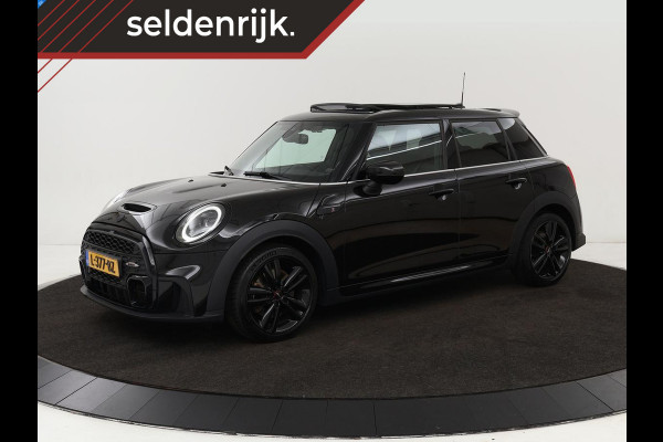 MINI Cooper S 2.0 John Cooper Works | Panoramadak | Stoelverwarming | Camera | Carplay | Full LED | Leder | Harman/Kardon | Climate control | Cruise control