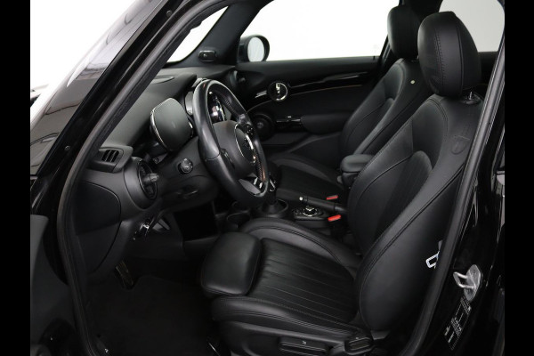MINI Cooper S 2.0 John Cooper Works | Panoramadak | Stoelverwarming | Camera | Carplay | Full LED | Leder | Harman/Kardon | Climate control | Cruise control