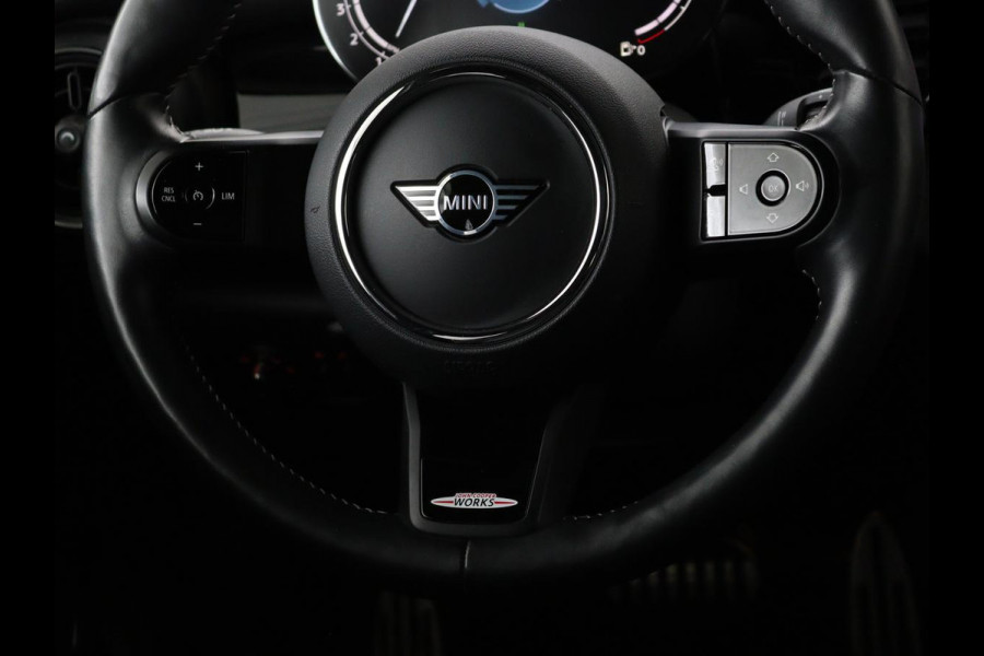 MINI Cooper S 2.0 John Cooper Works | Panoramadak | Stoelverwarming | Camera | Carplay | Full LED | Leder | Harman/Kardon | Climate control | Cruise control