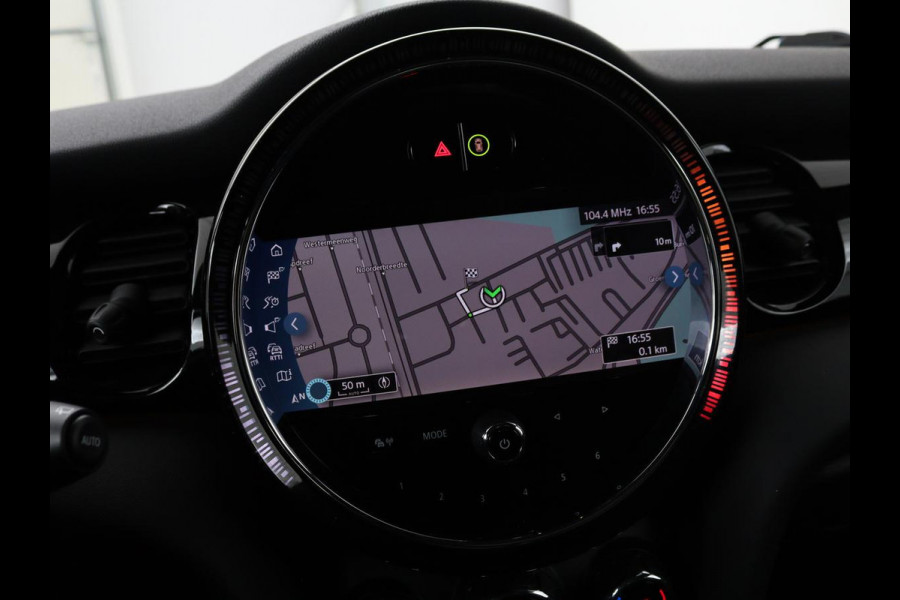 MINI Cooper S 2.0 John Cooper Works | Panoramadak | Stoelverwarming | Camera | Carplay | Full LED | Leder | Harman/Kardon | Climate control | Cruise control