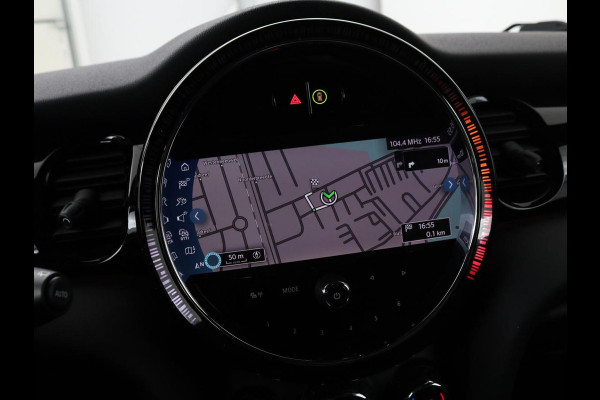 MINI Cooper S 2.0 John Cooper Works | Panoramadak | Stoelverwarming | Camera | Carplay | Full LED | Leder | Harman/Kardon | Climate control | Cruise control