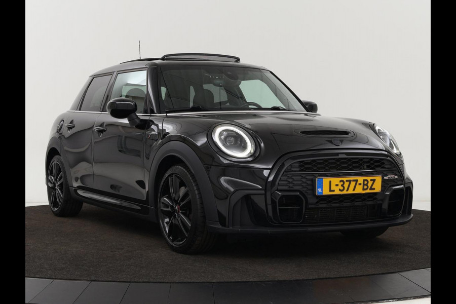 MINI Cooper S 2.0 John Cooper Works | Panoramadak | Stoelverwarming | Camera | Carplay | Full LED | Leder | Harman/Kardon | Climate control | Cruise control
