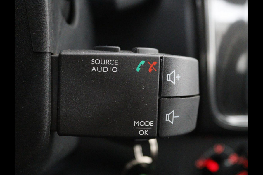 Dacia Sandero 0.9 TCe Laureate | Trekhaak | Airco | Bluetooth | Elektrische ramen | Radio/CD