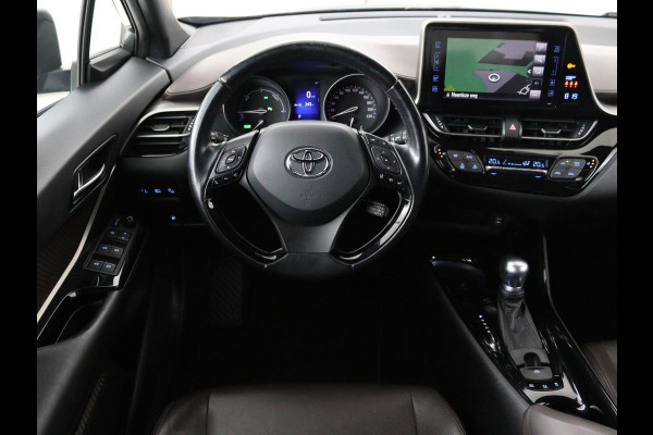 Toyota C-HR 1.8 Hybrid Executive | Stoelverwarming | Adaptive cruise | Camera | Park Assist | Half leder | Climate control | Keyless | Getint glas