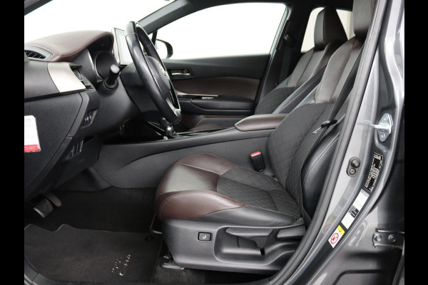 Toyota C-HR 1.8 Hybrid Executive | Stoelverwarming | Adaptive cruise | Camera | Park Assist | Half leder | Climate control | Keyless | Getint glas