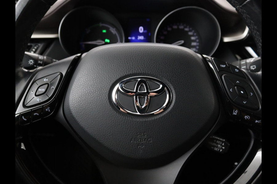Toyota C-HR 1.8 Hybrid Executive | Stoelverwarming | Adaptive cruise | Camera | Park Assist | Half leder | Climate control | Keyless | Getint glas
