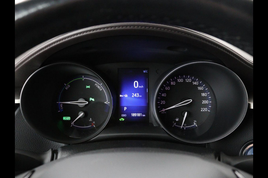 Toyota C-HR 1.8 Hybrid Executive | Stoelverwarming | Adaptive cruise | Camera | Park Assist | Half leder | Climate control | Keyless | Getint glas