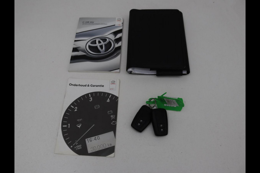 Toyota C-HR 1.8 Hybrid Executive | Stoelverwarming | Adaptive cruise | Camera | Park Assist | Half leder | Climate control | Keyless | Getint glas