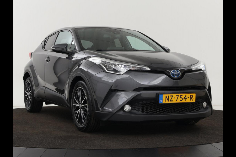 Toyota C-HR 1.8 Hybrid Executive | Stoelverwarming | Adaptive cruise | Camera | Park Assist | Half leder | Climate control | Keyless | Getint glas