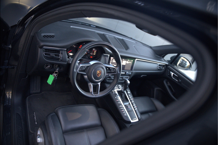 Porsche Macan 2.0 | Panoramadak | Bose | Luchtvering | PASM | Memory Seats | Camera | Leder Dashboard | Stuurverwarming | Stoelverwarming | Elektrische Achterklep | Navigatie |