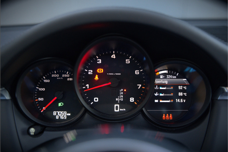 Porsche Macan 2.0 | Panoramadak | Bose | Luchtvering | PASM | Memory Seats | Camera | Leder Dashboard | Stuurverwarming | Stoelverwarming | Elektrische Achterklep | Navigatie |