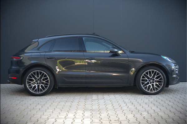 Porsche Macan 2.0 | Panoramadak | Bose | Luchtvering | PASM | Memory Seats | Camera | Leder Dashboard | Stuurverwarming | Stoelverwarming | Elektrische Achterklep | Navigatie |