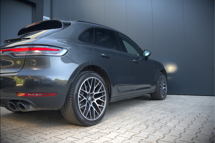 Porsche Macan 2.0 | Panoramadak | Bose | Luchtvering | PASM | Memory Seats | Camera | Leder Dashboard | Stuurverwarming | Stoelverwarming | Elektrische Achterklep | Navigatie |
