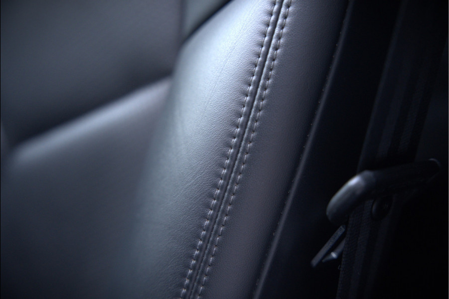 Porsche Macan 2.0 | Panoramadak | Bose | Luchtvering | PASM | Memory Seats | Camera | Leder Dashboard | Stuurverwarming | Stoelverwarming | Elektrische Achterklep | Navigatie |