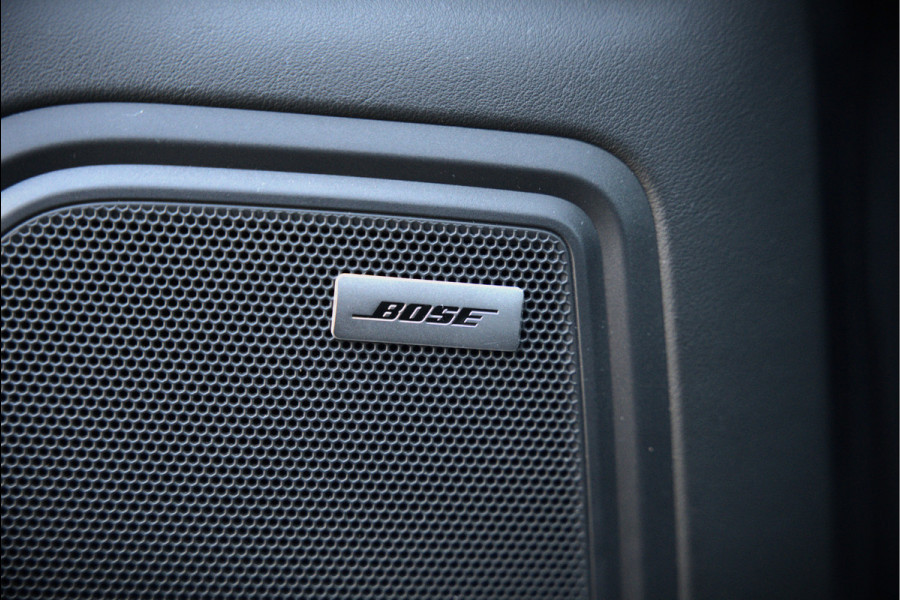 Porsche Macan 2.0 | Panoramadak | Bose | Luchtvering | PASM | Memory Seats | Camera | Leder Dashboard | Stuurverwarming | Stoelverwarming | Elektrische Achterklep | Navigatie |