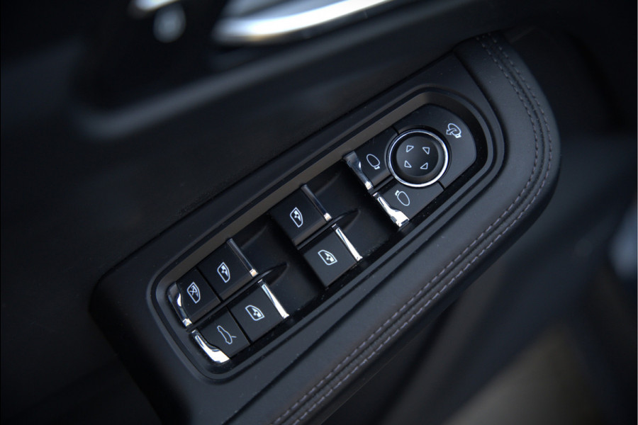 Porsche Macan 2.0 | Panoramadak | Bose | Luchtvering | PASM | Memory Seats | Camera | Leder Dashboard | Stuurverwarming | Stoelverwarming | Elektrische Achterklep | Navigatie |