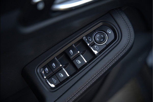 Porsche Macan 2.0 | Panoramadak | Bose | Luchtvering | PASM | Memory Seats | Camera | Leder Dashboard | Stuurverwarming | Stoelverwarming | Elektrische Achterklep | Navigatie |