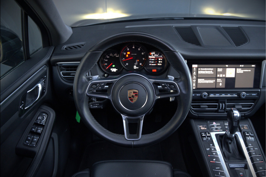Porsche Macan 2.0 | Panoramadak | Bose | Luchtvering | PASM | Memory Seats | Camera | Leder Dashboard | Stuurverwarming | Stoelverwarming | Elektrische Achterklep | Navigatie |