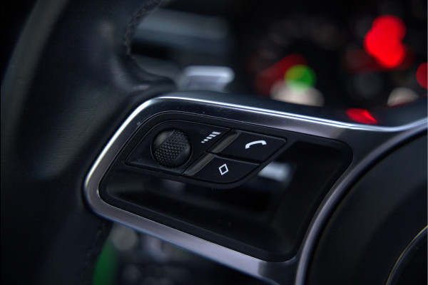 Porsche Macan 2.0 | Panoramadak | Bose | Luchtvering | PASM | Memory Seats | Camera | Leder Dashboard | Stuurverwarming | Stoelverwarming | Elektrische Achterklep | Navigatie |