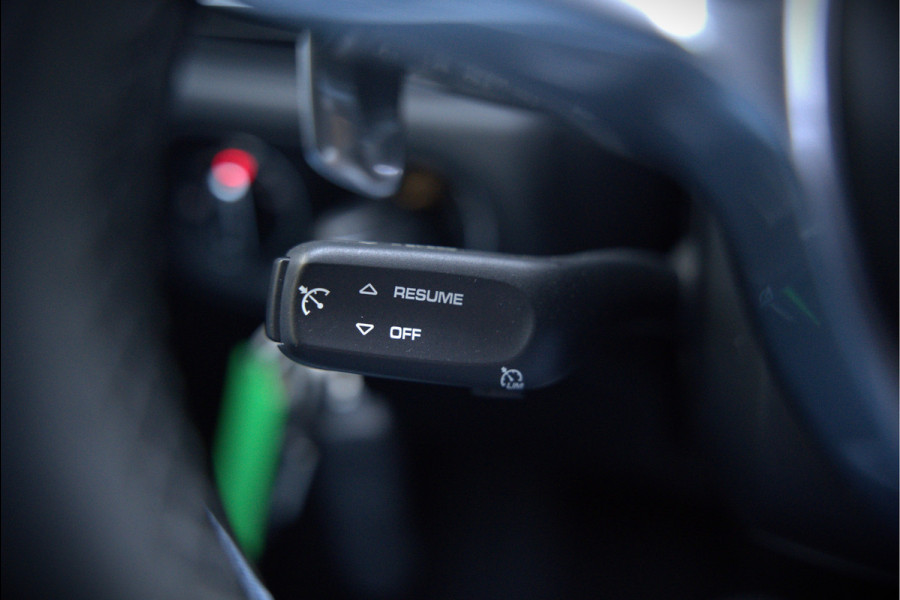 Porsche Macan 2.0 | Panoramadak | Bose | Luchtvering | PASM | Memory Seats | Camera | Leder Dashboard | Stuurverwarming | Stoelverwarming | Elektrische Achterklep | Navigatie |