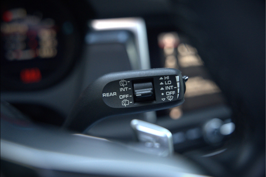Porsche Macan 2.0 | Panoramadak | Bose | Luchtvering | PASM | Memory Seats | Camera | Leder Dashboard | Stuurverwarming | Stoelverwarming | Elektrische Achterklep | Navigatie |