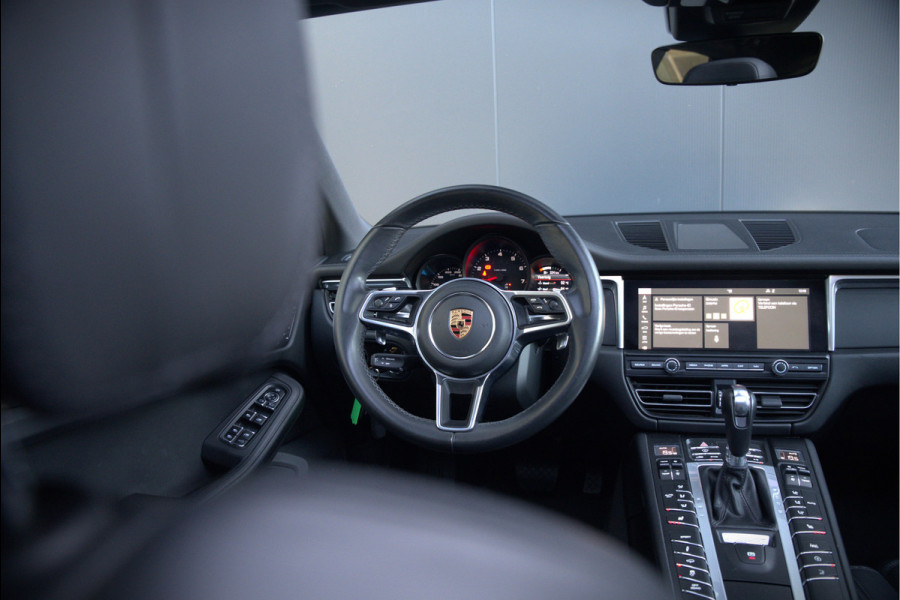 Porsche Macan 2.0 | Panoramadak | Bose | Luchtvering | PASM | Memory Seats | Camera | Leder Dashboard | Stuurverwarming | Stoelverwarming | Elektrische Achterklep | Navigatie |