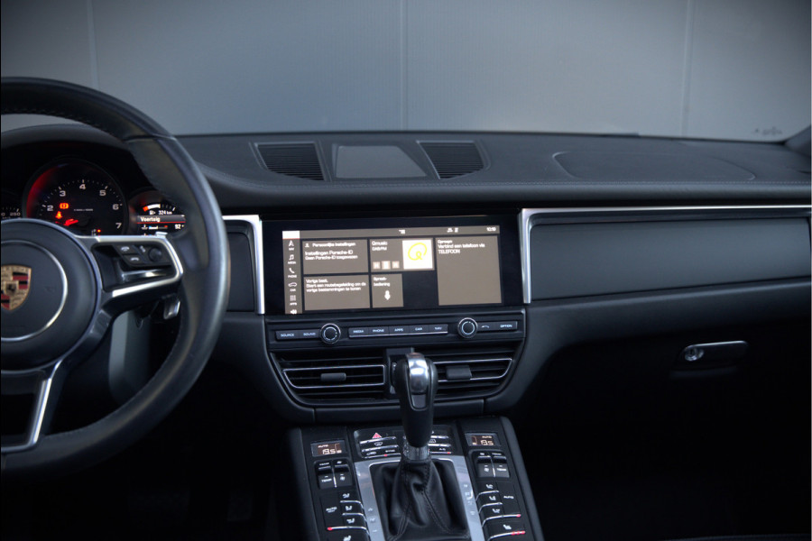 Porsche Macan 2.0 | Panoramadak | Bose | Luchtvering | PASM | Memory Seats | Camera | Leder Dashboard | Stuurverwarming | Stoelverwarming | Elektrische Achterklep | Navigatie |