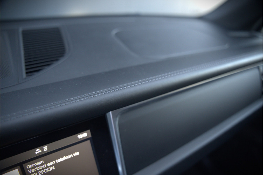 Porsche Macan 2.0 | Panoramadak | Bose | Luchtvering | PASM | Memory Seats | Camera | Leder Dashboard | Stuurverwarming | Stoelverwarming | Elektrische Achterklep | Navigatie |