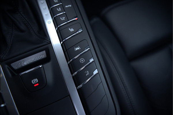 Porsche Macan 2.0 | Panoramadak | Bose | Luchtvering | PASM | Memory Seats | Camera | Leder Dashboard | Stuurverwarming | Stoelverwarming | Elektrische Achterklep | Navigatie |