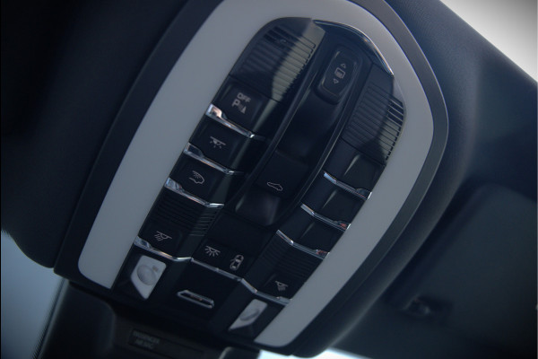 Porsche Macan 2.0 | Panoramadak | Bose | Luchtvering | PASM | Memory Seats | Camera | Leder Dashboard | Stuurverwarming | Stoelverwarming | Elektrische Achterklep | Navigatie |