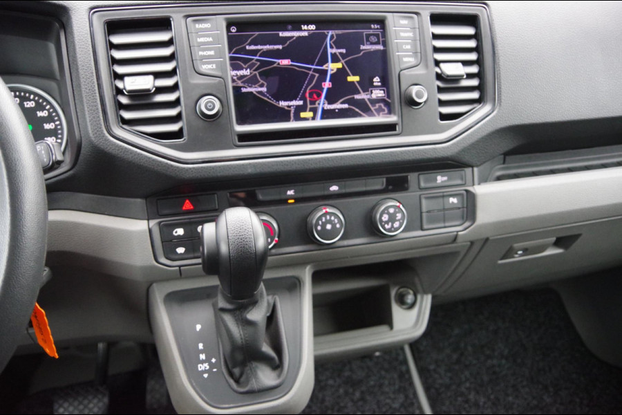 Volkswagen Crafter 35 2.0 TDI L3H3 HIGHLINE 140PK AUT. TREKHAAK, CAMERA, NAVI, CRUISE, AIRCO, NL AUTO, NAP