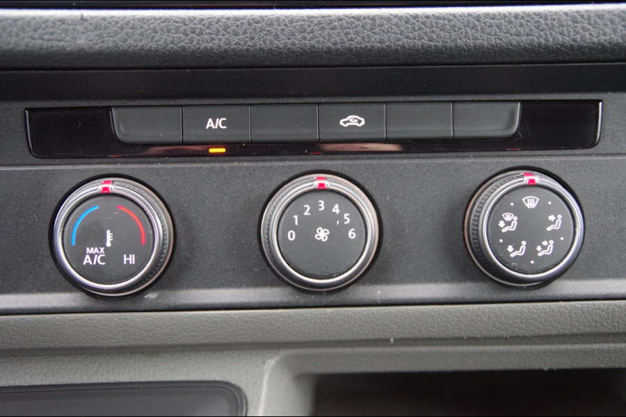 Volkswagen Crafter 35 2.0 TDI L3H3 HIGHLINE 140PK AUT. TREKHAAK, CAMERA, NAVI, CRUISE, AIRCO, NL AUTO, NAP