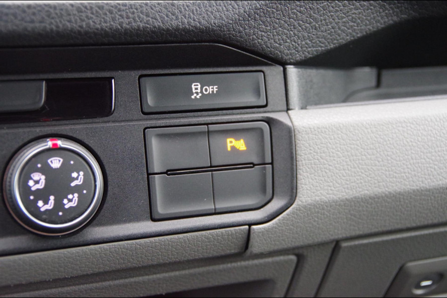 Volkswagen Crafter 35 2.0 TDI L3H3 HIGHLINE 140PK AUT. TREKHAAK, CAMERA, NAVI, CRUISE, AIRCO, NL AUTO, NAP